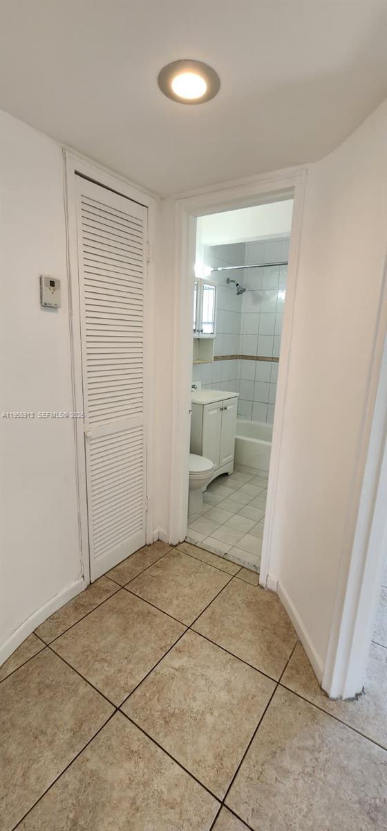 Building Photo - 3670 SW 10th St