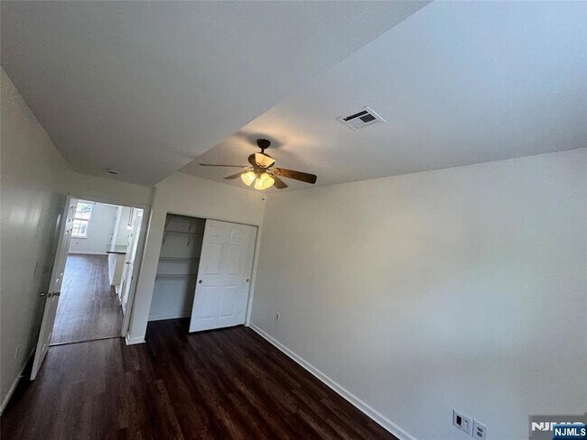 Building Photo - 225 Halladay St