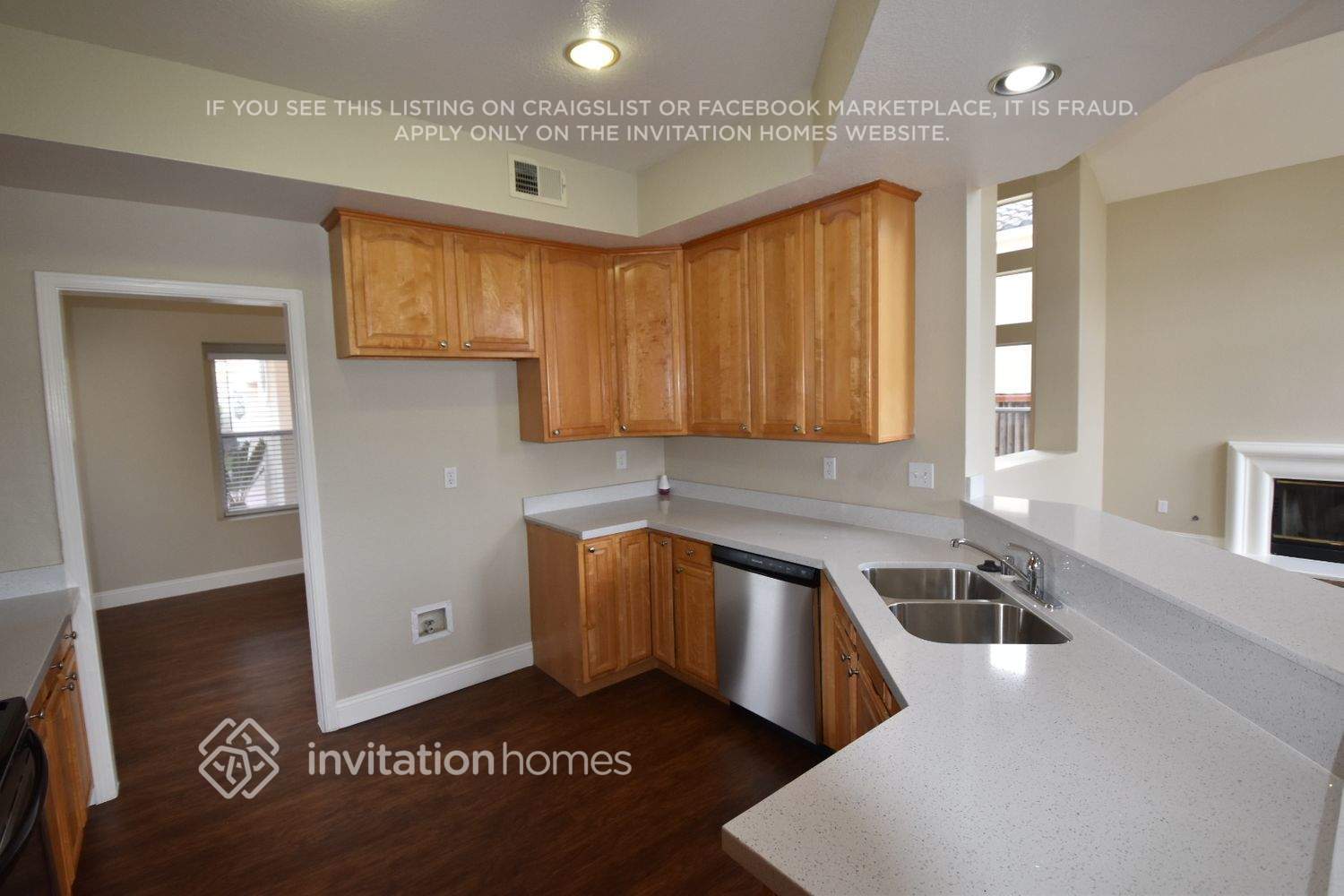 Building Photo - 104 Cam Del Sol