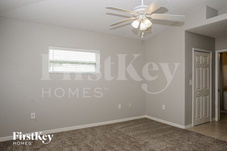 Building Photo - 1136 Delmar Terrace