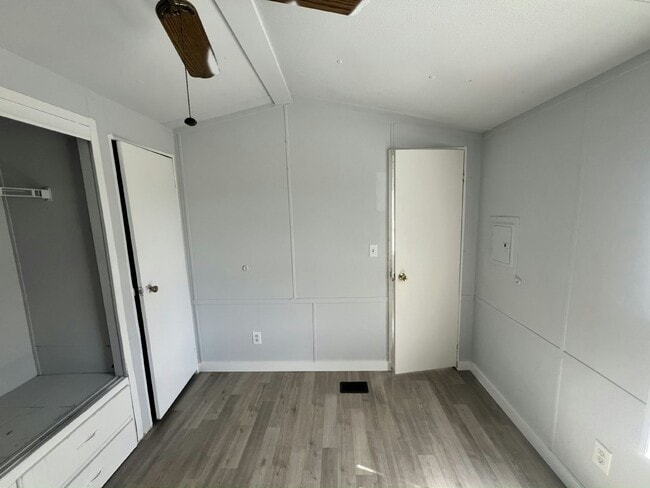 Building Photo - 1133 Chicago Bulls St