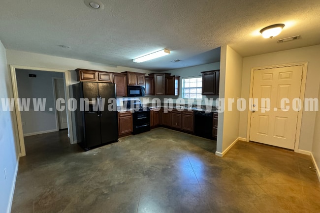 Building Photo - 910 Wineberry Rd