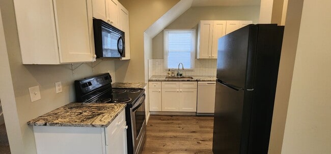 Building Photo - Renovated single-family home