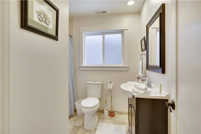 Building Photo - 808 Buckeye St