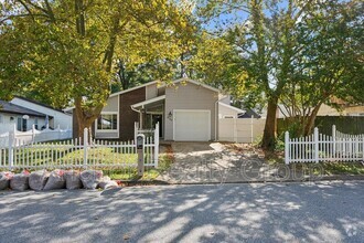 Building Photo - 630 Orangewood Dr