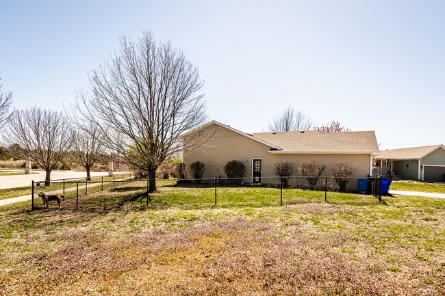 Building Photo - 2202 Cinder Ct