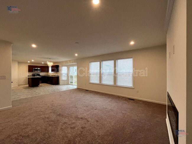 Building Photo - Beautiful home is ready for you!