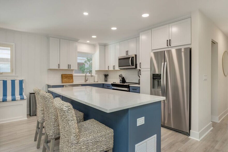 Building Photo - 1 Laurel Ln