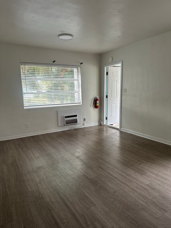 Building Photo - 178 E 27th St