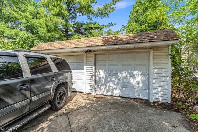 Building Photo - 8505 Jeffries Ave