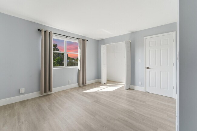 Building Photo - 11477 NW 39th Ct