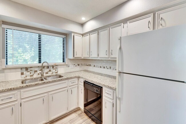 Building Photo - 1207 Gingerlily Cove