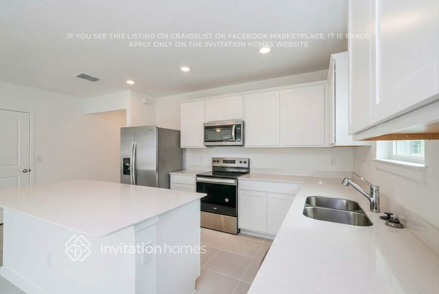 Building Photo - 3660 Tambora Ct