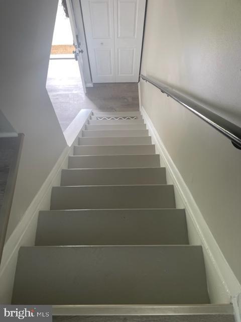 Building Photo - 538 Daisy Dr