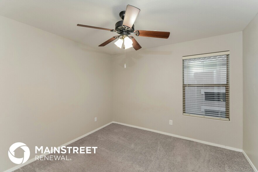 Building Photo - 17039 W Ipswitch Way