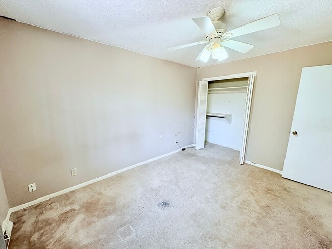 Building Photo - 101 Knight Cir