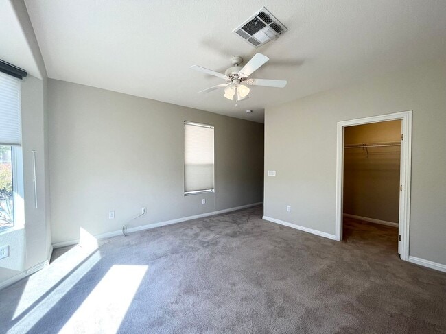 Building Photo - Age restricted 55+.charming one-story single-family house