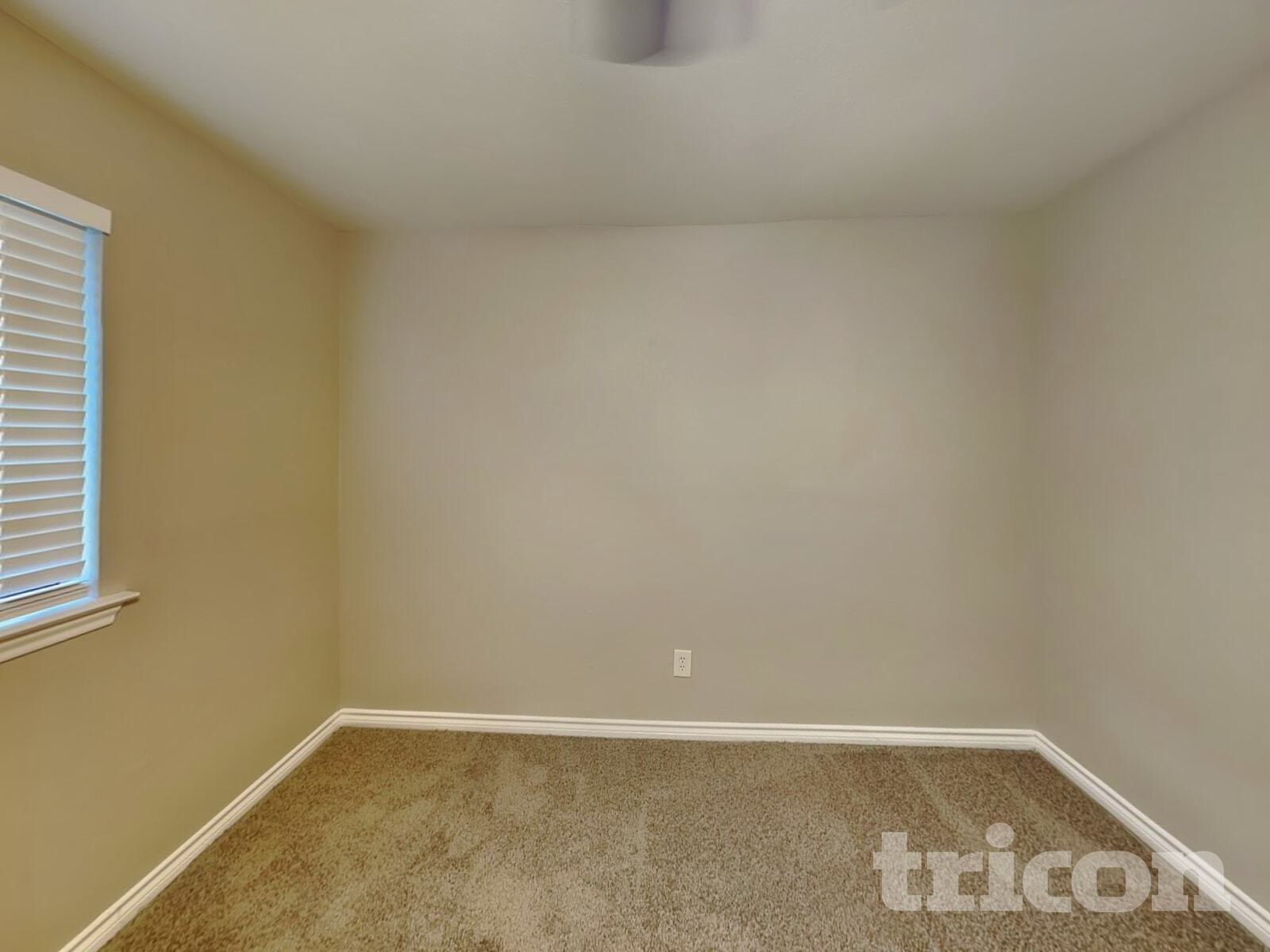 Building Photo - 2124 Glenn Ln