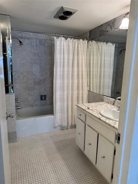 Building Photo - 3550 Galt Ocean Dr