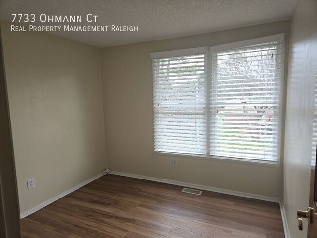 Building Photo - 7733 Ohmann Ct