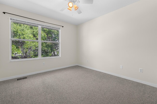 Building Photo - 109 B St
