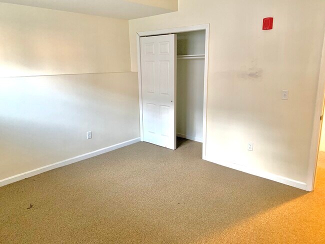 Building Photo - 361 Hildreth St