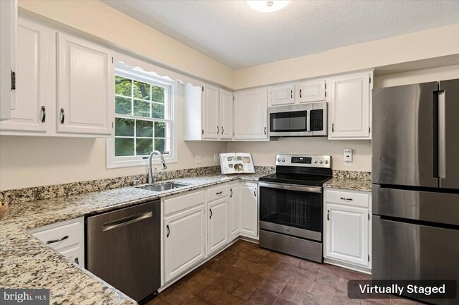 Building Photo - 9708 Locust Hill Dr