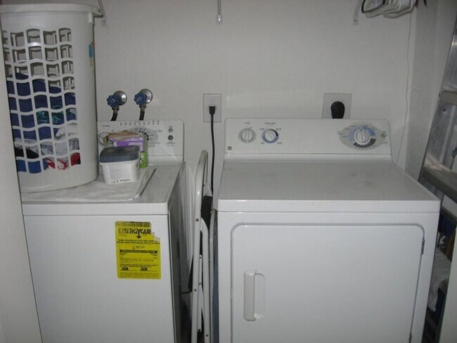 Building Photo - 1118 Shoma Dr