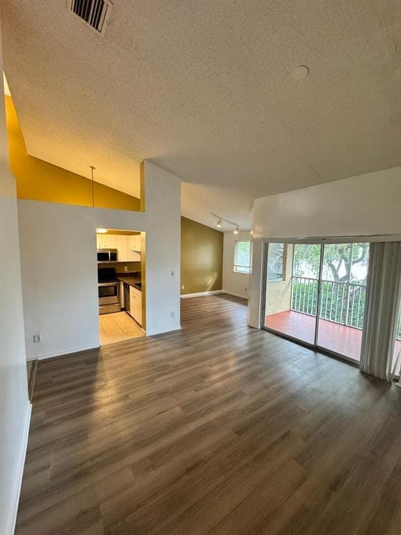 Building Photo - 911 Coral Club Dr