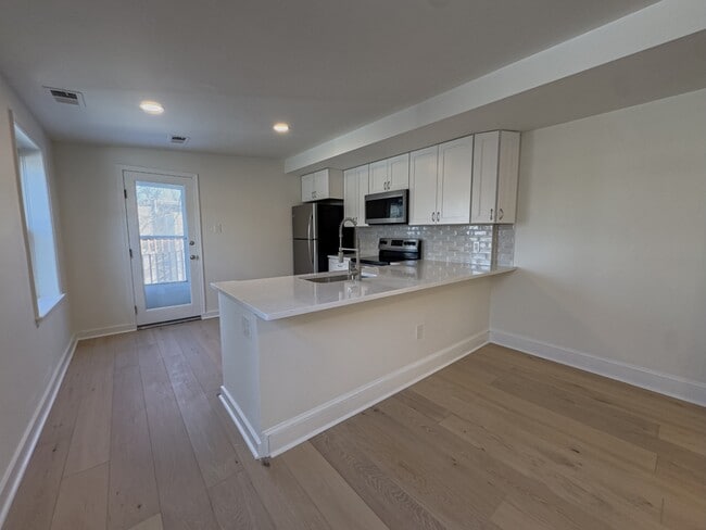 Building Photo - 1919 Mt Vernon St