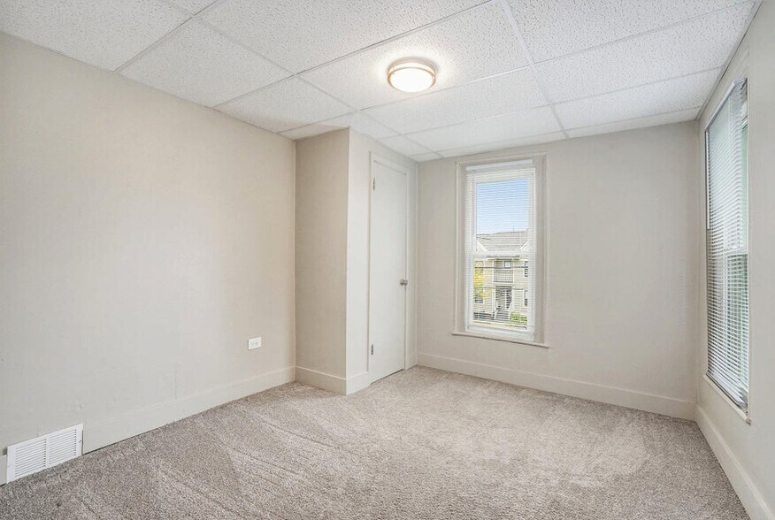 Building Photo - 505 La Grave Ave SE