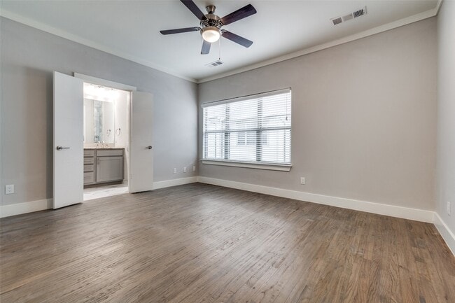 Building Photo - 4316 Hartford St