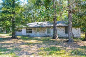 Building Photo - 1825 Live Oak Dr