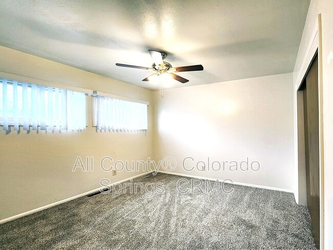 Building Photo - 212 N Logan Ave