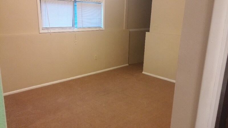 Building Photo - 520 N 19th Ave