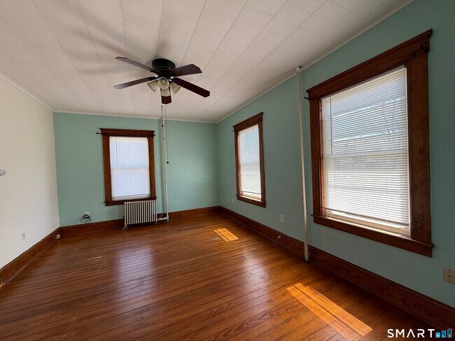 Building Photo - 140 Hynes Ave