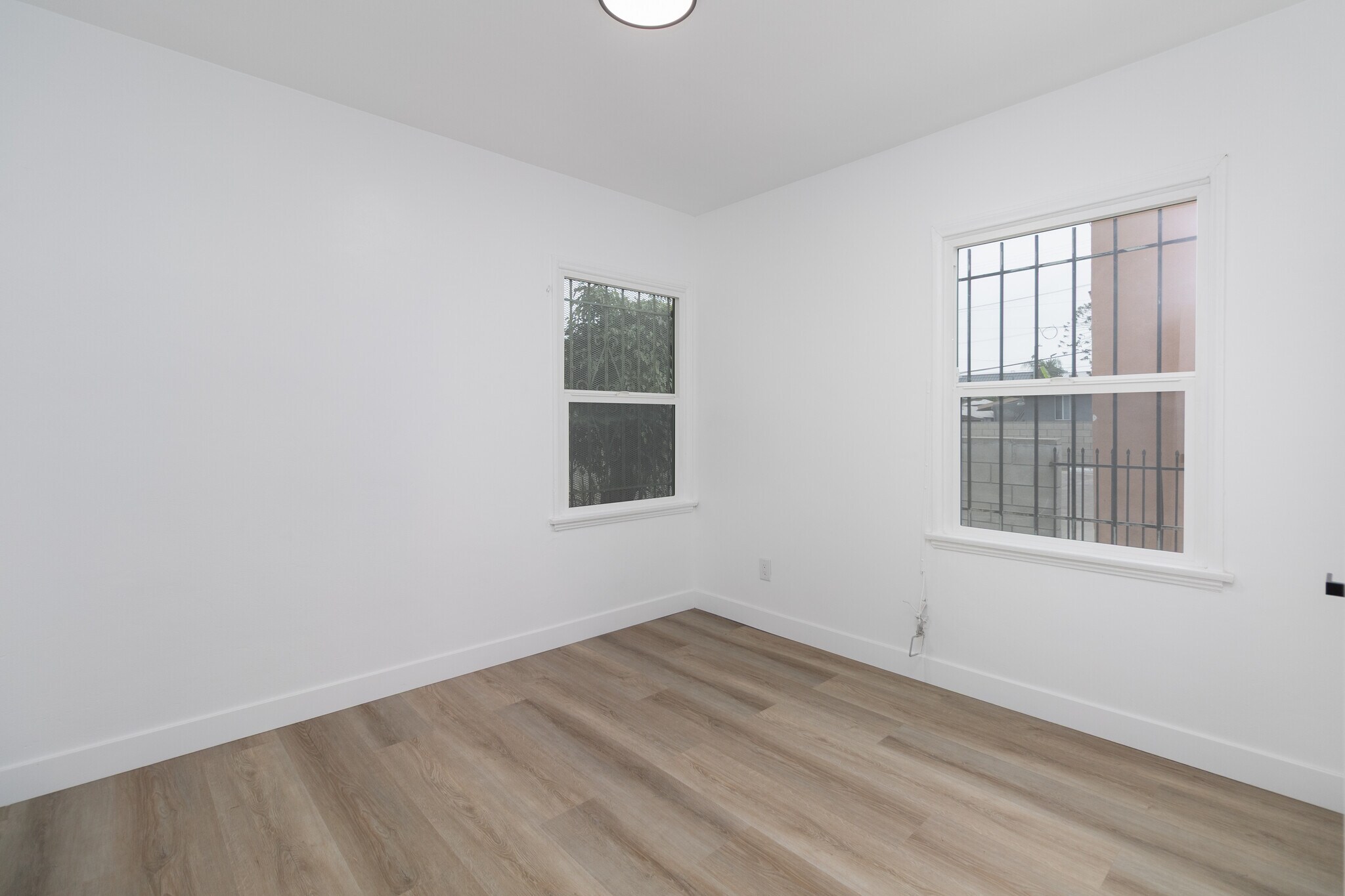 Building Photo - 1723 W 35th Pl