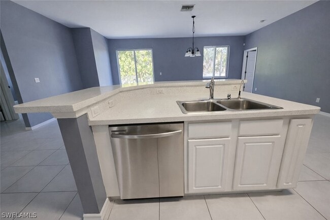 Building Photo - 2502 10th St W