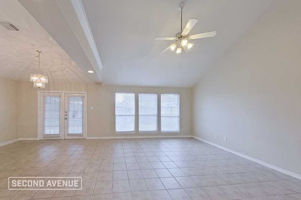 Building Photo - 5110 Spring Brook Dr