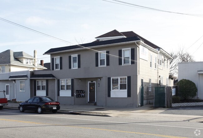 Building Photo - 1632 Union Blvd