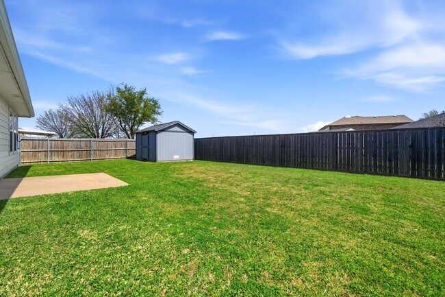 Building Photo - Easy Living with Wood Floors & Fireplace – Royse City, TX