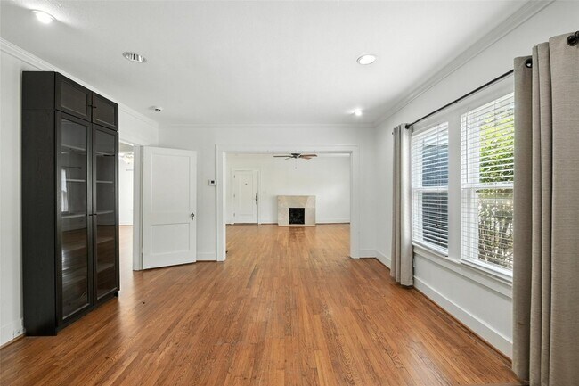 Building Photo - 4036 Dexter Ave
