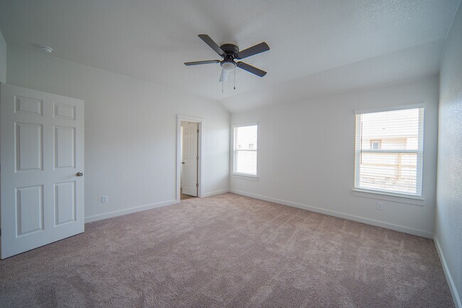 Building Photo - 1414 Sideoats Ln