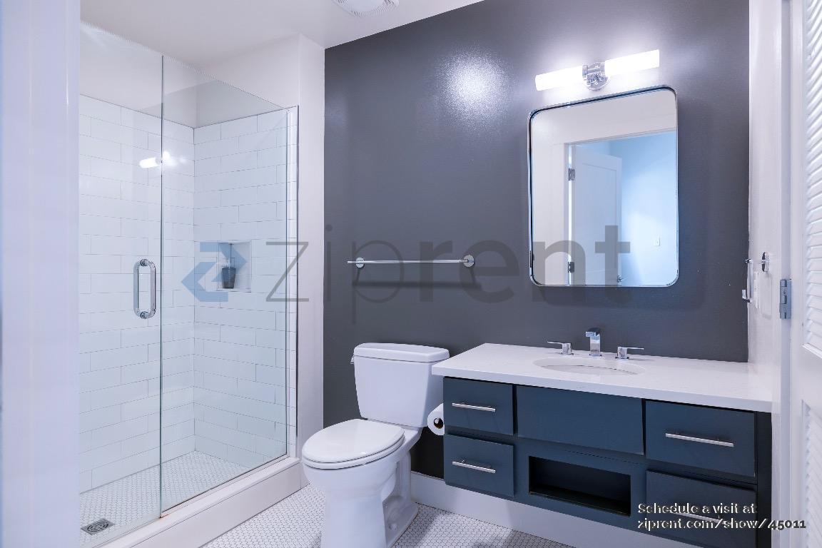 Building Photo - Unit 208