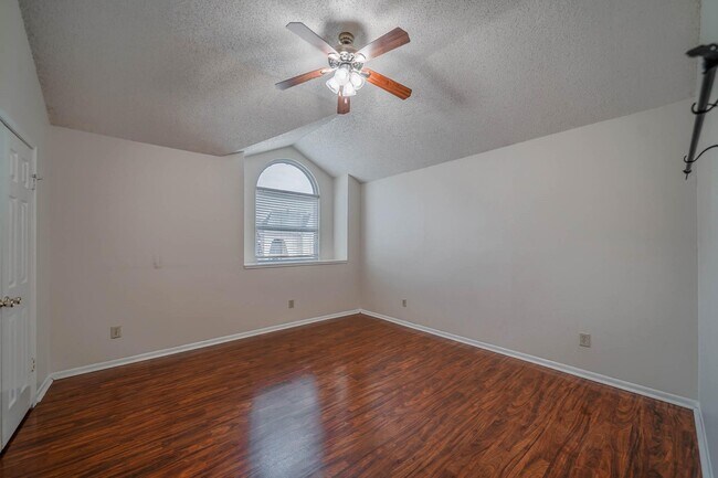 Building Photo - 3414 Ashfield Dr