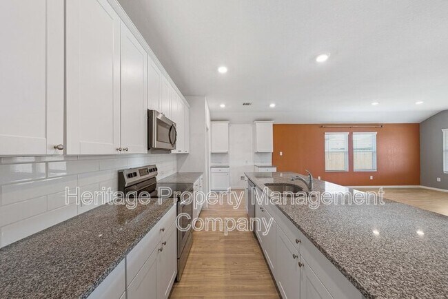 Building Photo - 2700 Coral Vly