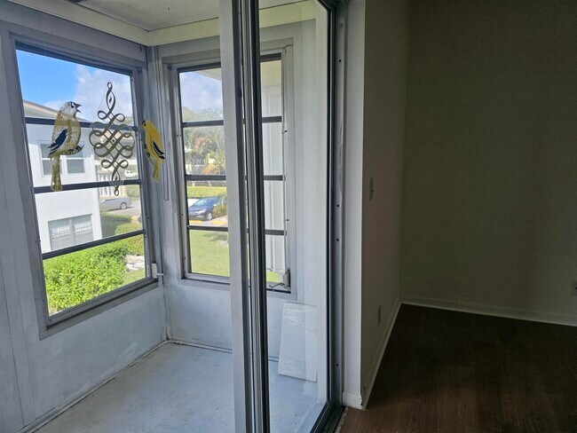 Building Photo - 214 Easthampton I