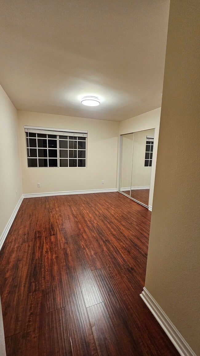 Building Photo - 14727 Magnolia Blvd