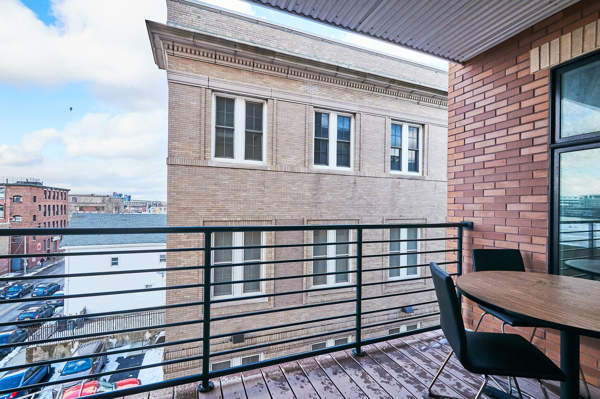 Building Photo - 250 Meridian St