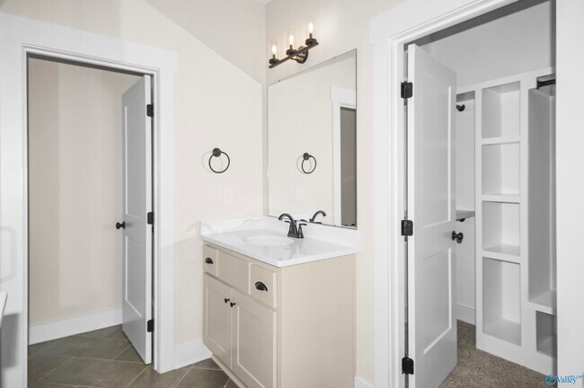 Building Photo - 65 Dylan Rd